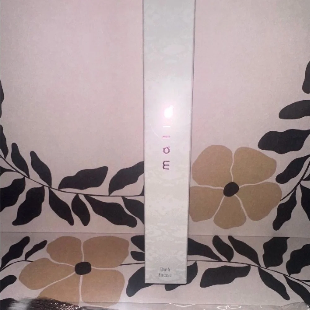 Mally's Double-Ended Powder Brush, NIB